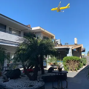 https://super-8-los-angeles-airport.topanaheimhotels.com